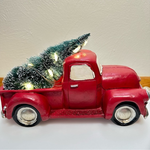 Hand Painted Ceramic Nostalgic Red Truck With Christmas Tree And LED Lights - Picture 1 of 12